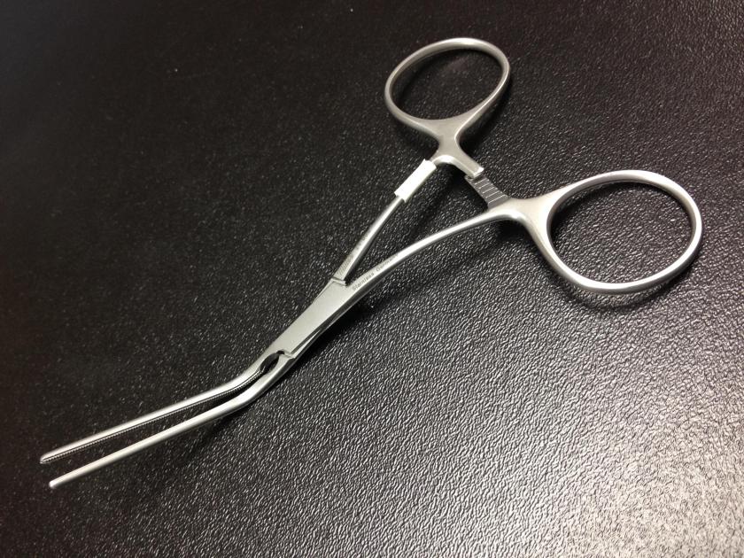 Doctor leaves artery clamps in patient’s stomach